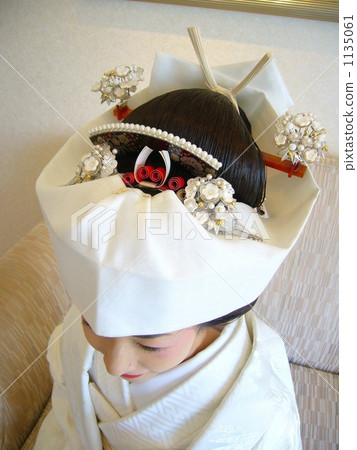 图库照片 结婚新娘婚礼(日式和服新娘和新郎女人)