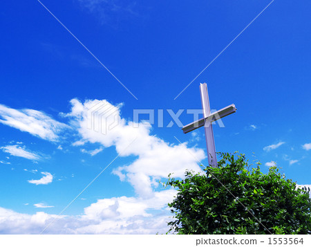 十字架,作为基督教信仰信物,崇拜和尊敬神,神才