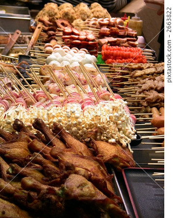 photo : grilled chicken on skewer, yakitori, street stall