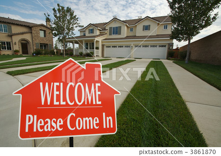 图库照片: welcome, please come in sign