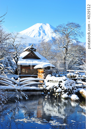 图库照片 富士和忍野hakkai雪景