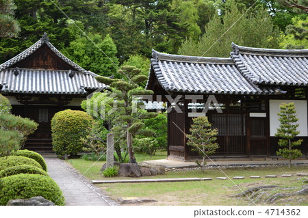 照片素材(图片): 寺庙 花园 院子