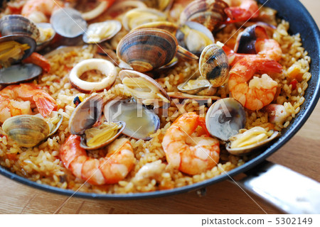 paella, shrimps, baby-neck clam