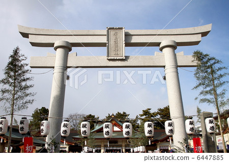 照片素材(图片): 护国神社 鸟居 鸟居门