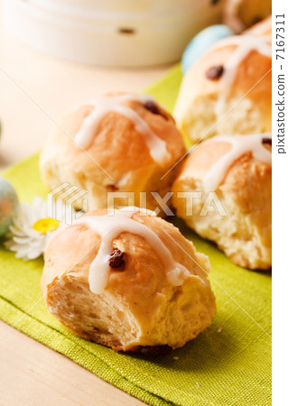 图库照片: hot cross buns