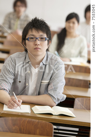 照片素材(图片 大学生 男人 男