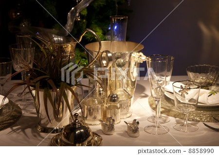 dinner table,tabletennis 图库照片: restaurant dinner table