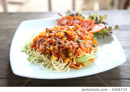 图库照片: spaghetti beef bolognese
