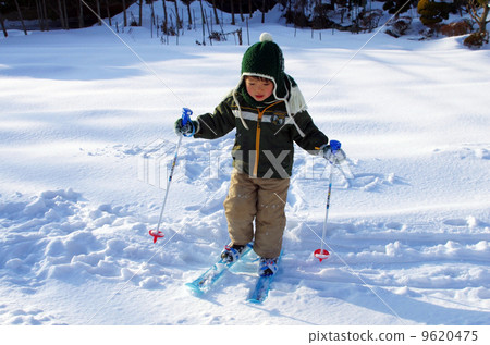 照片素材(图片): 小孩 滑雪 孩子