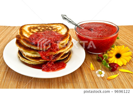 pancakes with jam