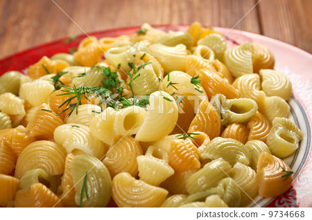 图库照片: colorful italian conchiglie pasta