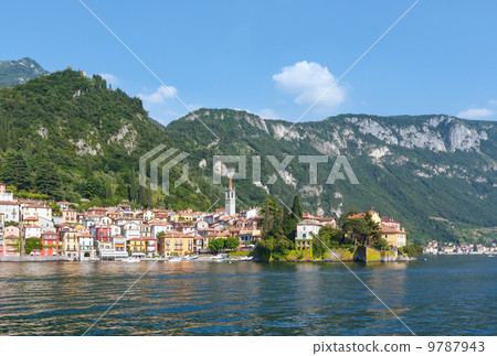 图库照片 town on lake como summer coast(italy.