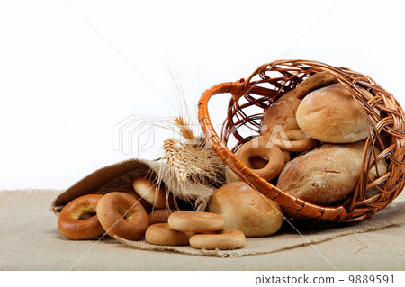 图库照片: fresh breads for a variety of sacking.