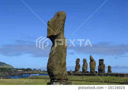 moai statue