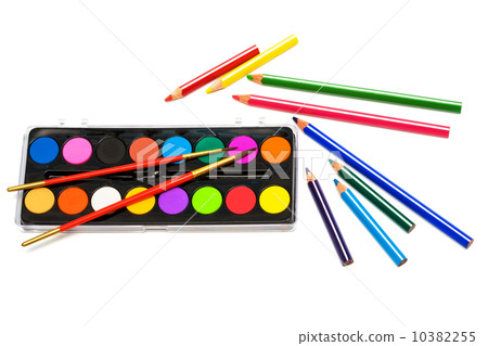 photo : paints and color pencils