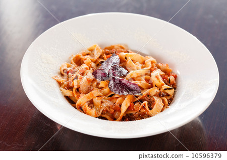 图库照片: pasta with sauce