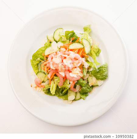 salad with shrimps