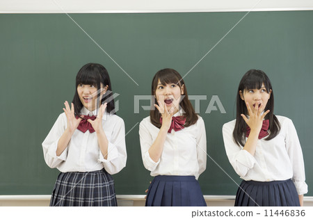 be surprised to do中的surprised是动词还是形容