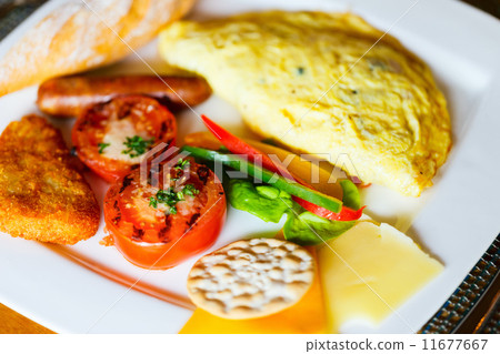 breakfast with omelet