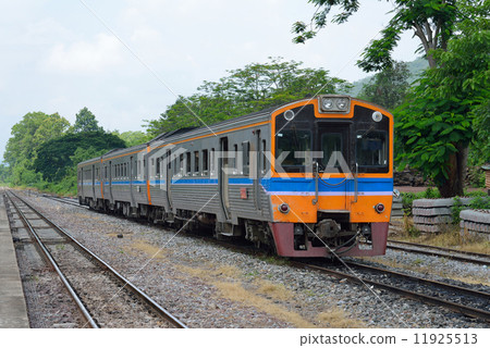 图库照片: train and tracks in country developing