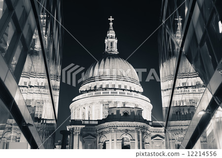 图库照片: st pauls cathedral