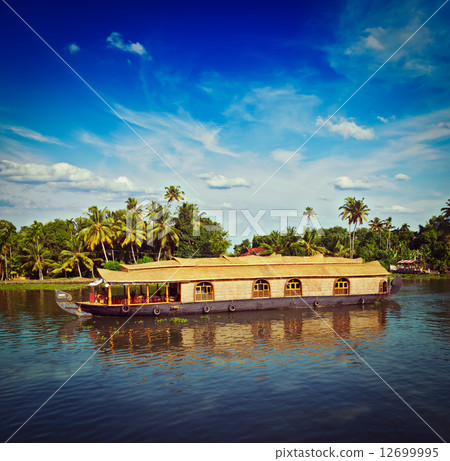 图库照片: houseboat on kerala backwaters, india