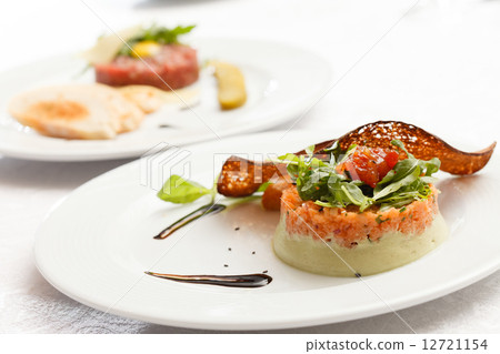 salmon tartar 12721154