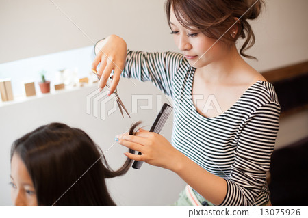 图库照片: 美发师 理发师 美女艺术家
