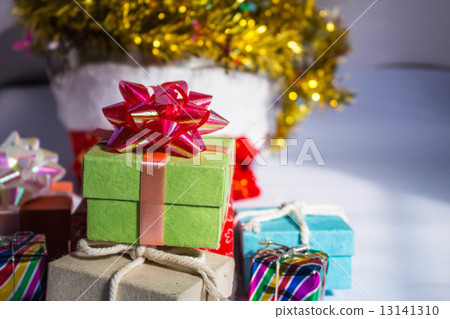 new year gift box.-图库照片 [13141310] - pixta