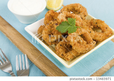 Fried,Fried chicken 图库照片: salt & pepper calamari - fried breaded squid rings &