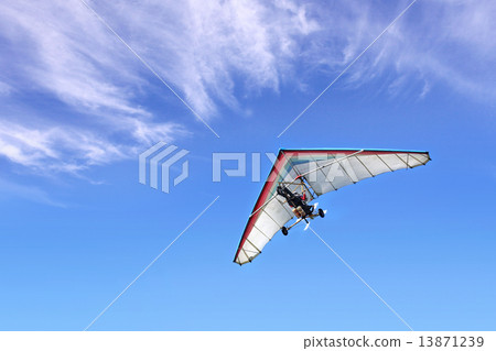 图库照片: motorized hang glider