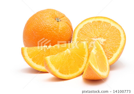 图库照片: orange fruit with sliced orange