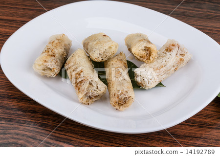 图库照片: spring rolls