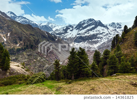 图库照片: summer alps mountain landscape (austria).