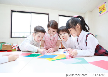 图库照片: 折纸 幼儿园 学前班儿童