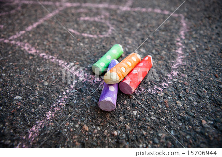 照片素材(图片): street chalk