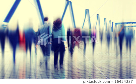 commuting,outer space 图库照片: business people rush hour walking commuting city