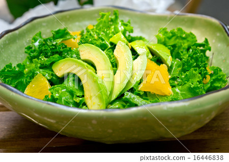 图库照片: fresh avocado salad