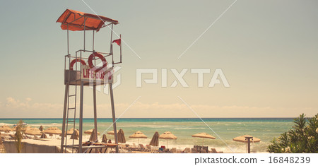 图库照片: lifeguard tower on the beach