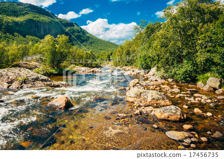 图库照片: the mountain river in norway. flow transparent