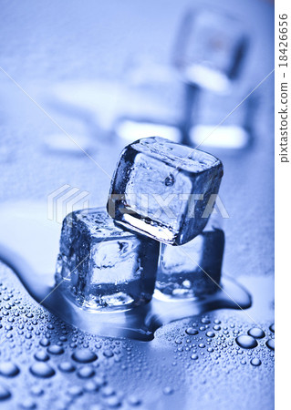 图库照片: ice cubes background, fresh blue theme
