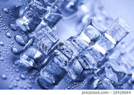 ice cubes,mint leaves 图库照片: ice cubes background, fresh blue theme