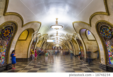图库照片: novoslobodskaya, a station of moscow subway