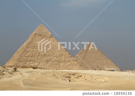 图库照片: the pyramids and sphinx of giza in egypt