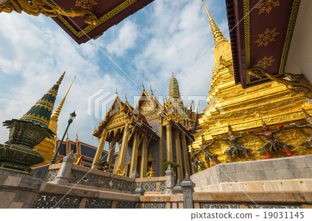 图库照片: emerald buddha temple, bangkok, thailand