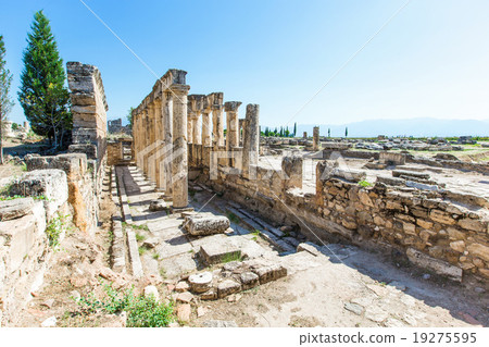 图库照片: ancient ruins in hierapolis, pamukkale, turkey.