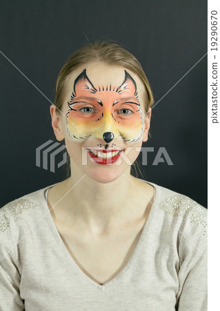 图库照片: fox face painting