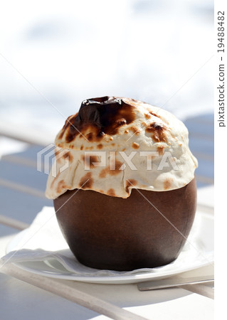 图库照片: clay pot covered with bread