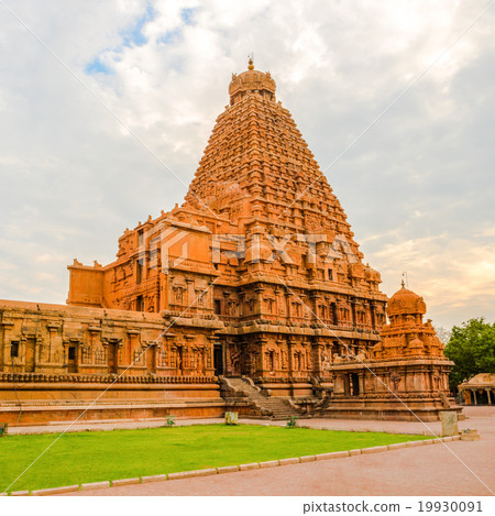 图库照片: view at the tower hindu brihadishvara temple