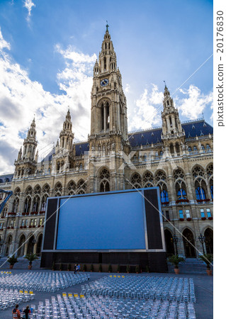 图库照片: close up tall gothic building of vienna city hall